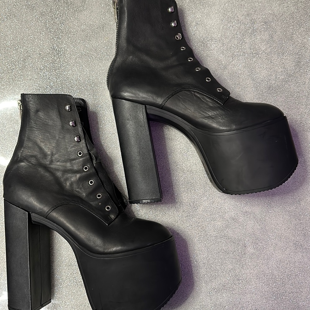 UNIF platform lace up heel boots. Black leather.